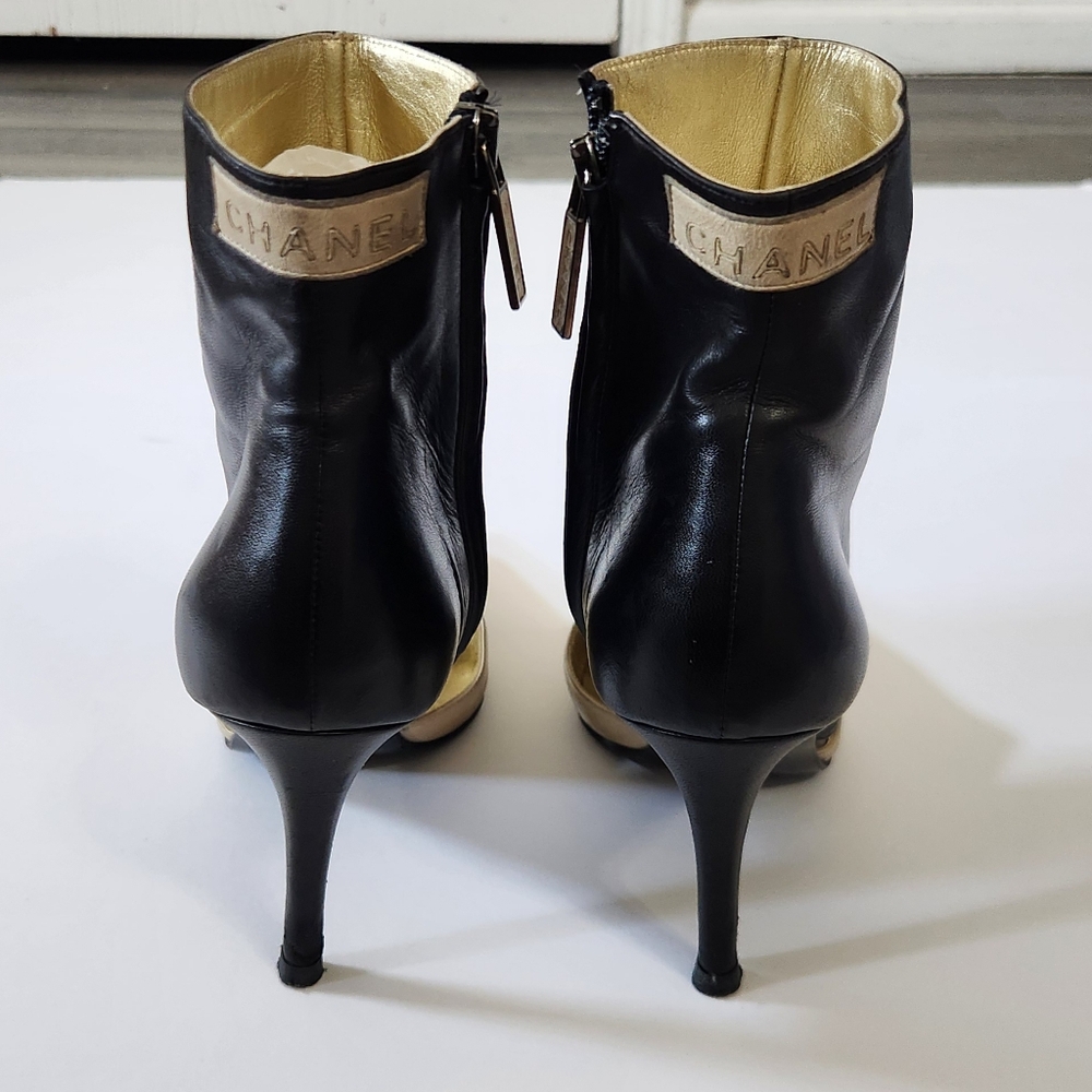 CHANEL Black‎ and Cream Heeled Boots - Picture 6 of 16